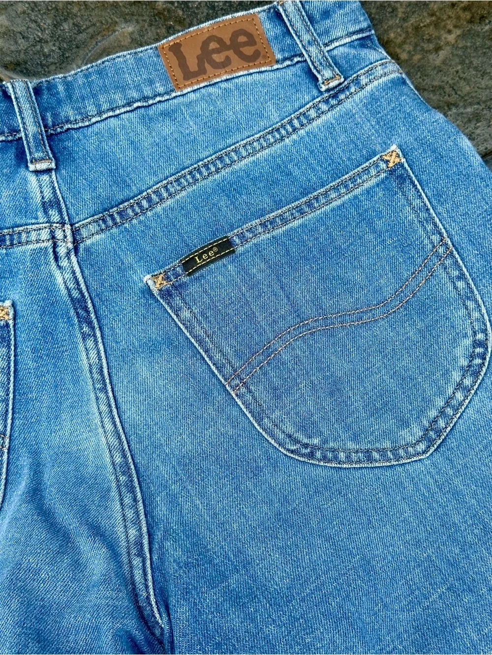 Lee Raw Hem Cropped Jeans Size 8 Light Wash Stretch Denim